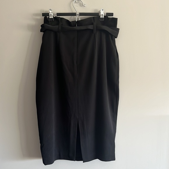 Ricki’s belted skirt - Picture 3 of 3